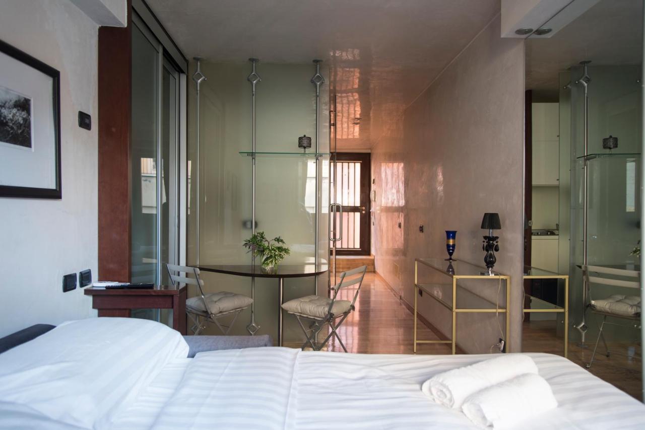 Youhosty - Duomo Studio Apartment 밀라노 외부 사진